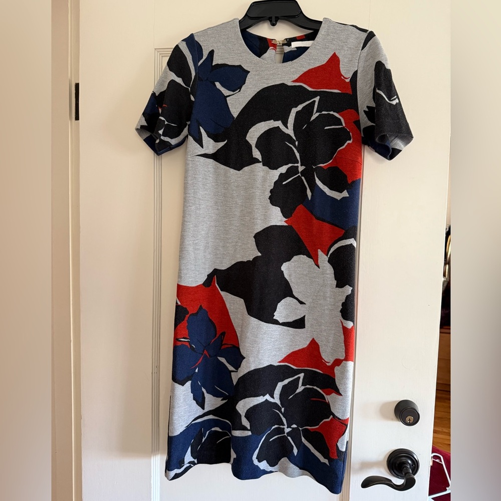 BOSS Floral Print Gray Womens Dress Soft and Comfortable fabric XS (fits 2-4)